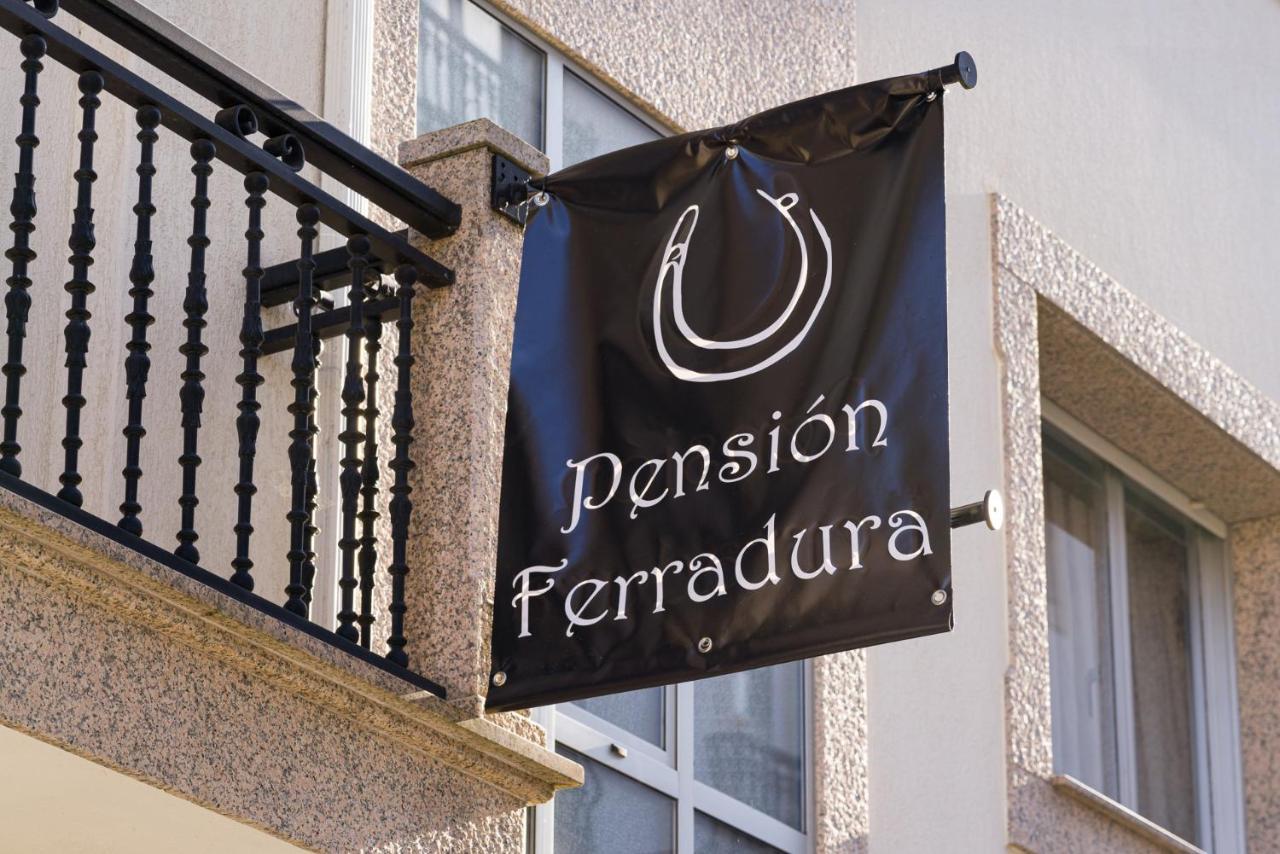 Pensión Ferradura Melide Exterior foto